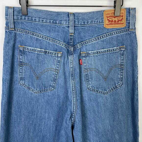 Levi's 31x31 | High Waist Straight Joe Strut Distressed Jeans - Picture 4 of 9